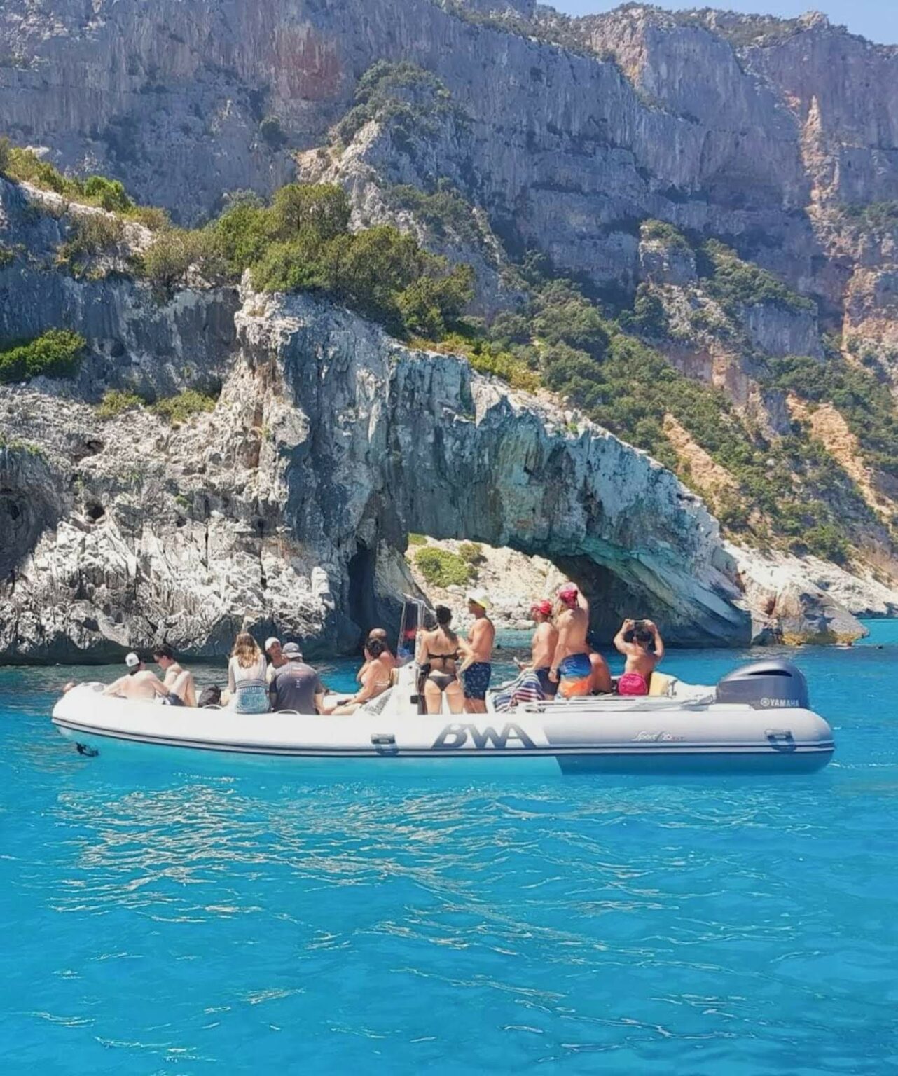 Escursione guidata in gommone